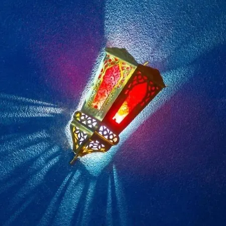 דירה And Dream House מוסטר